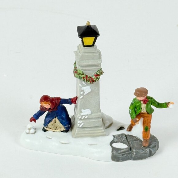 Holiday Village Figurine Snowball Fight Kids Lamp Post Christmas Scene - Picture 2 of 9
